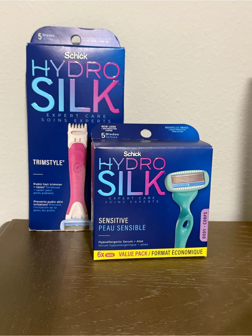 Schick Hydro Silk Sensitive Razor Blades - Teal & Pink